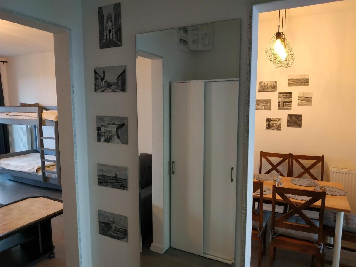 Apartmán One To One Štúrovo Exterior foto